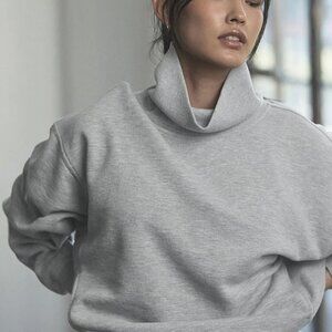 NWOT ALO Yoga Sweater (with Thumb Holes)